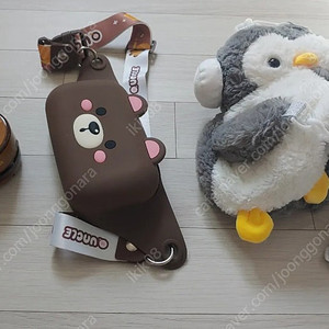 (거의 새것) 에버랜드 펭귄가방, 리락쿠마 지우개 청소기, 곰돌이 실리콘 힙색가방 ​ ​
