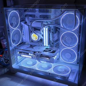 7800x3d 9070xt 리안리 화이트 셋업pc 판매