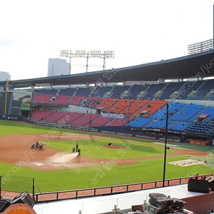 5/17 LG 트윈스 vs KT wiz 3루 오렌지석 응원석 바로 앞 양도합니다.