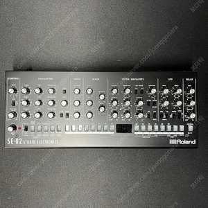 Roland se-02 신디사이저