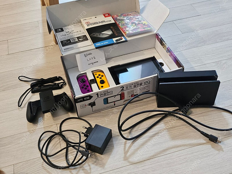 닌텐도스위치 구형 풀세트+스플래툰2+액정필름+sd카드 팝니다 이미지