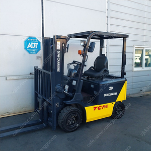 TCM 중고 전동지게차 2.0톤 싸이드쉬프트장착 10시간사용 타이어신품[신차수준] 이미지