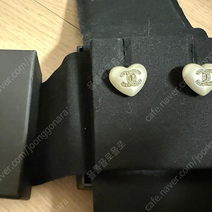 (정품) 샤넬 진주 하트 귀걸이 판매합니다