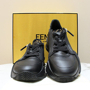 [중고명품다올] 펜디 FF 모티프 플로우 스니커즈 38사이즈 (250mm) 7E1392 상태 A급
