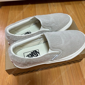 반스 슬립온 판매합니다. 235size