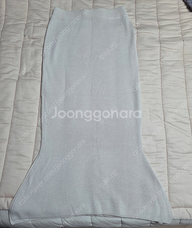 시에 세레나 소프트 애쉬크림 스커트(택제거 새상품, 택포가격)--0