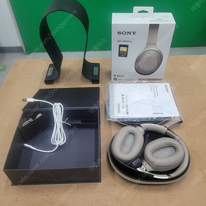 SONY 헤드폰 wh 1000xm2 샴페인골드 거치대 포함