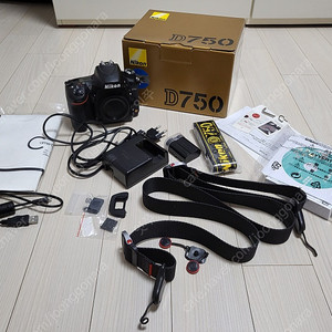 D750 바디/ 니콘 호환용 탐론 24-70 g2 일괄판매 합니다.