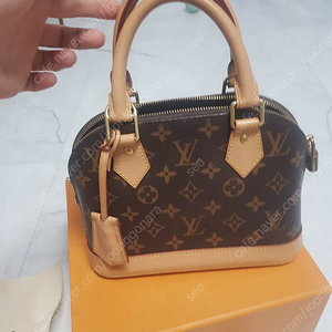 정품 루이비통알마bb판매해요