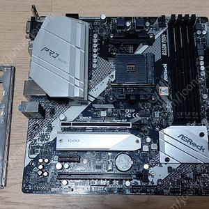 애즈락 B550M PRO4 메인보드