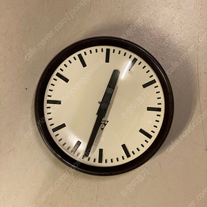 프라고트론 32cm 벽시계 판매합니다.