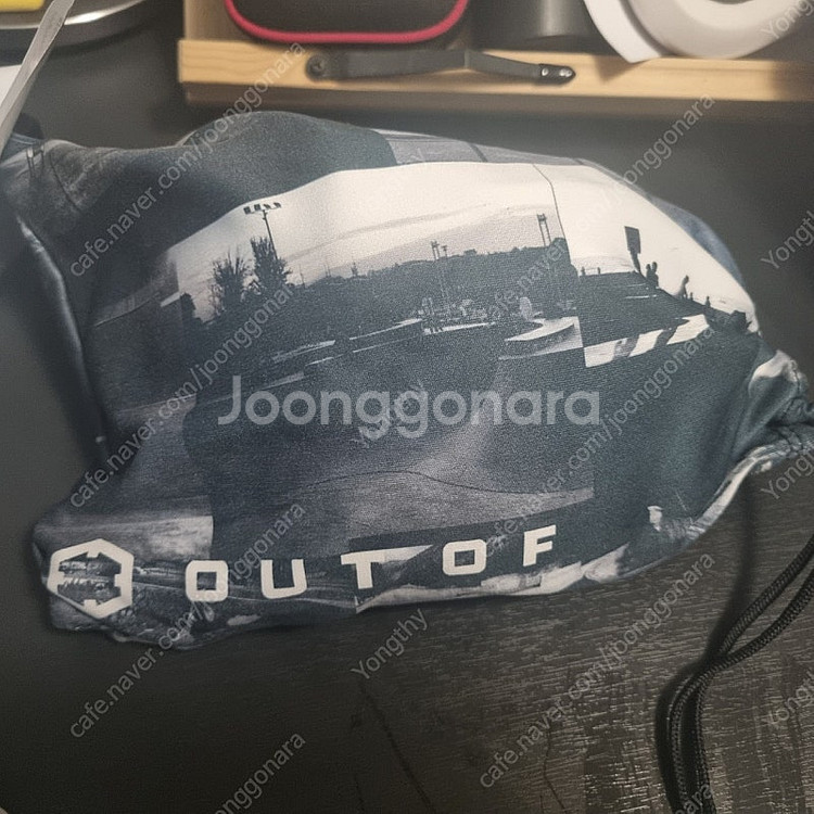 OUT OF 스노우보드 고글 팝니다. (1회 사용)--2