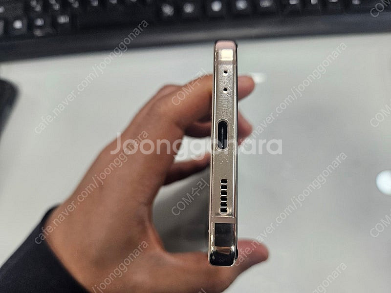 갤럭시 플립4 256GB 핑크 색상 팝니다.--4