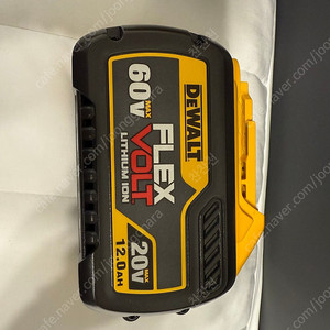 디월트 DCMBA572X1 60V 충전 4.0Ah 배터리(DCB612) 포함 송풍기 팝니다