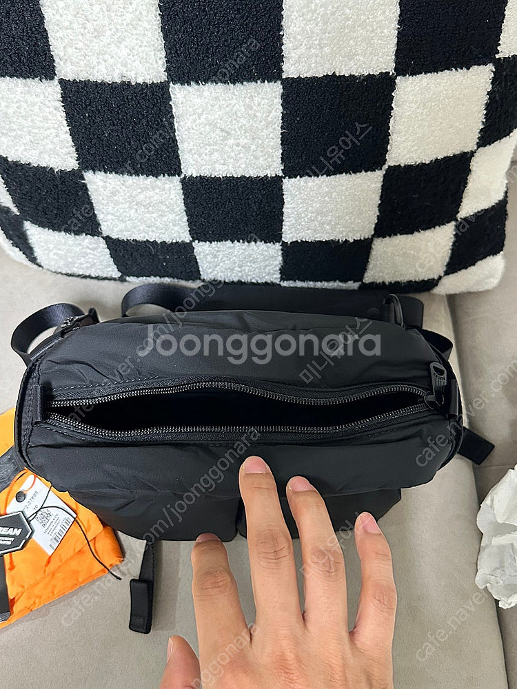 요시다포터 센시즈 숄더백 팝니다.--3