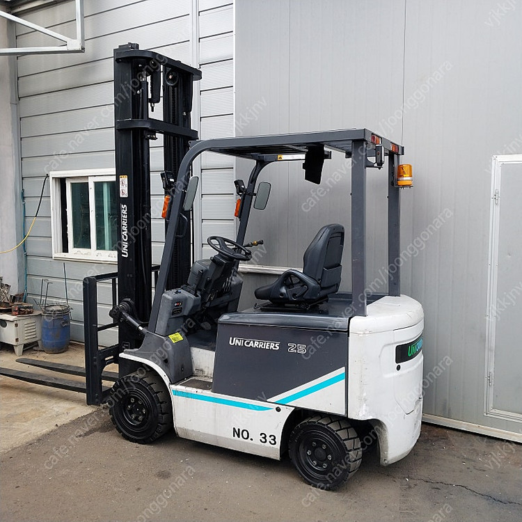 TCM 중고 전동지게차 2.5톤 2단 4500MM 싸이드쉬프트 장착 2018년식 [신차수준] 이미지