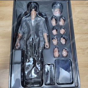 쿼터 이소룡 판매합니다.