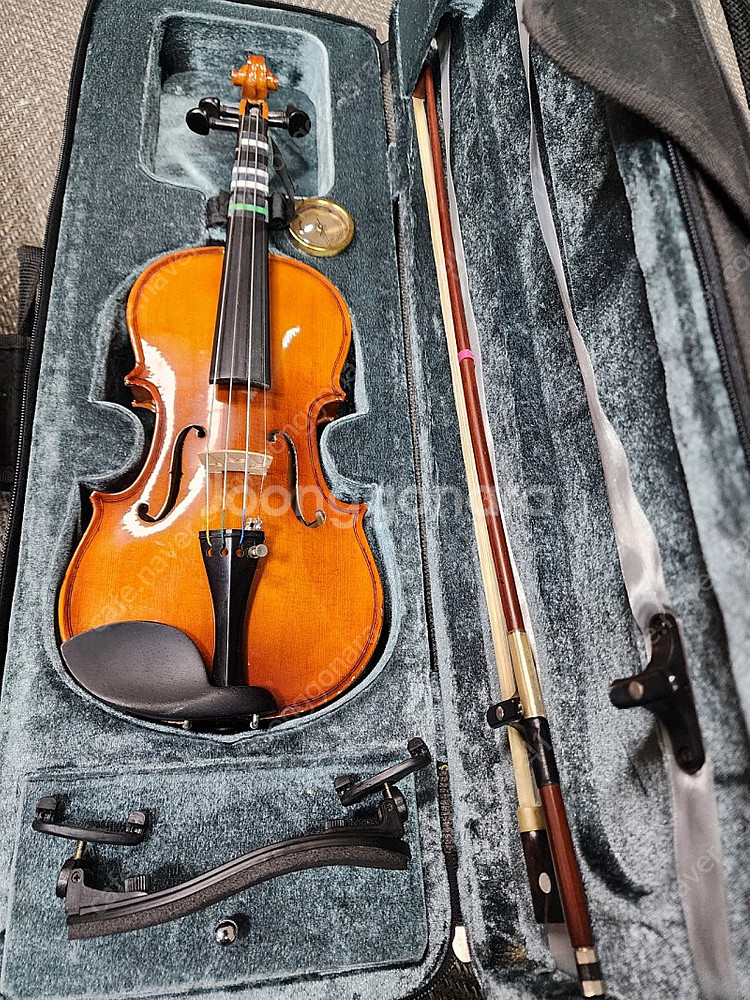 바이올린 1/4 상태깨끗함 수입줄 사각케이스 구입가 20만 사이즈별있음--2