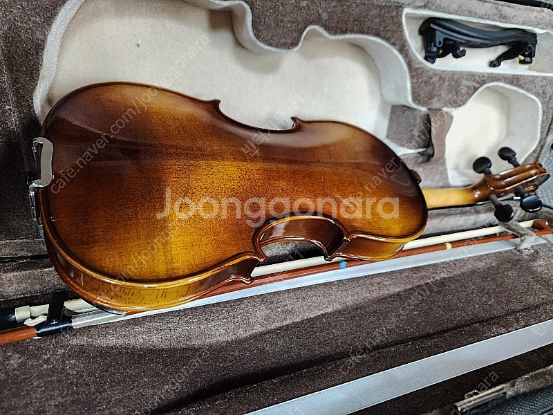 1/2 도미넌트현 국산바이올린 상태깨끗함 사각케이스 구입가 25만 사이즈별 있음 브랜드별 다양함 as가능 바로사용가...--1