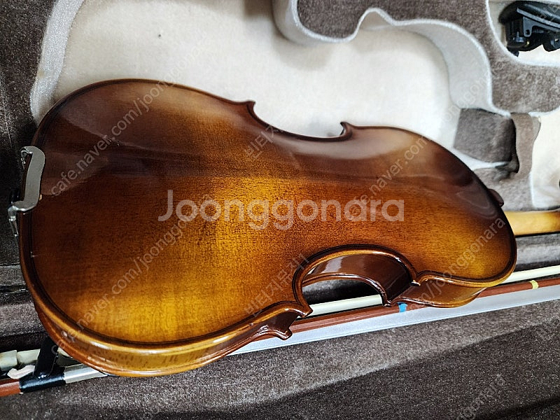 1/2 도미넌트현 국산바이올린 상태깨끗함 사각케이스 구입가 25만 사이즈별 있음 브랜드별 다양함 as가능 바로사용가...--2