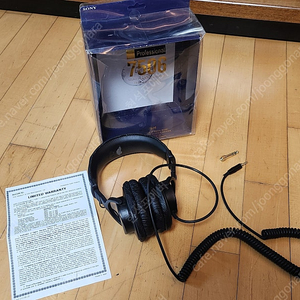 SONY 소니 전문가용 MDR-7506 스튜디오 모니터링 헤드폰 중고