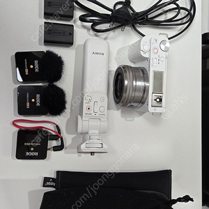 ZV-E10, 16-50mm 번들렌즈, 와이어리스 고2 2채널, 추가배터리, 슈팅그립 등 일괄 판매합니다.