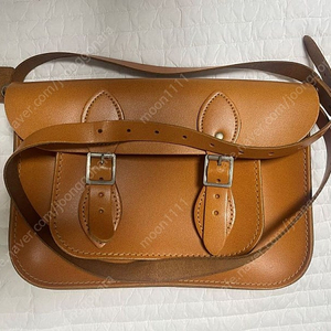 the leather satchel tan색상 (더레더사첼) 상태좋음