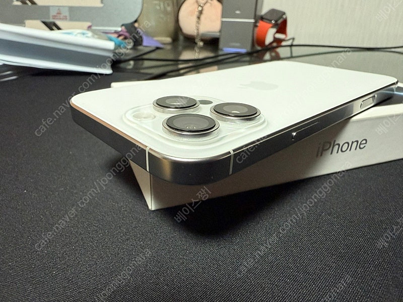 아이폰16프로맥스 256G 화이트 풀박 무음--3