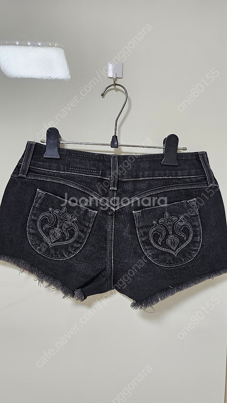 씨위진. SIWY 흑청 핫팬츠. 8만원--2