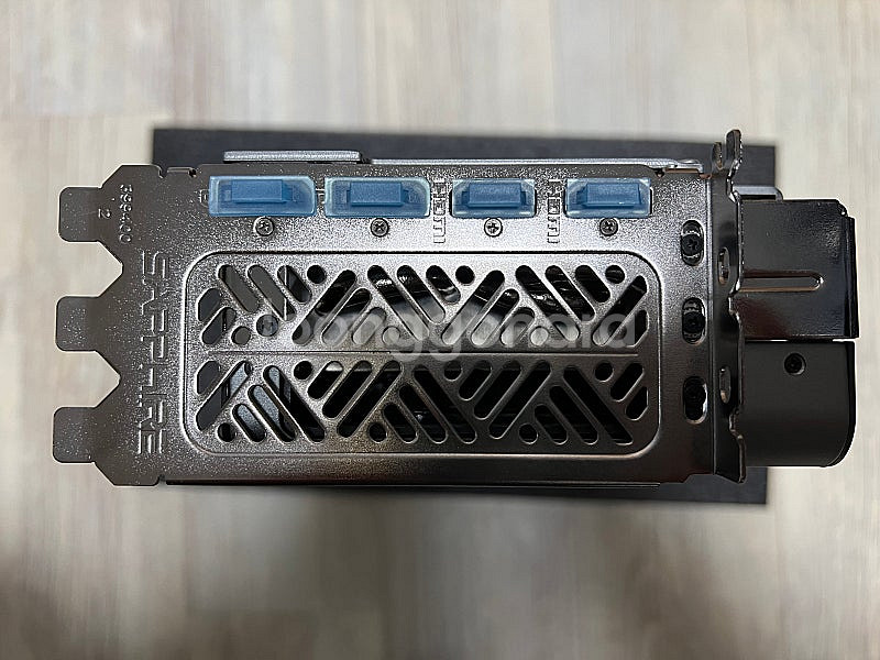 AMD 라데온 사파이어 7800XT 니트로 판매합니다.--6