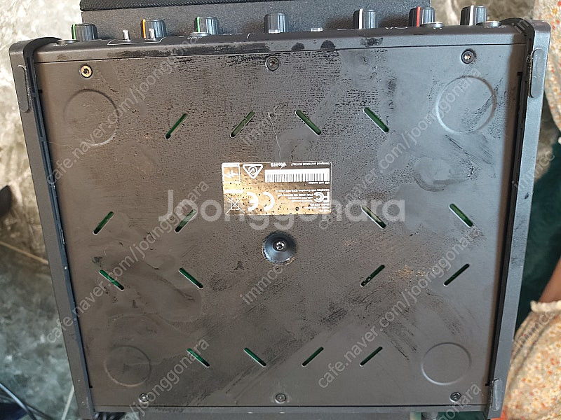 IK Multimedia Axe I/O--1