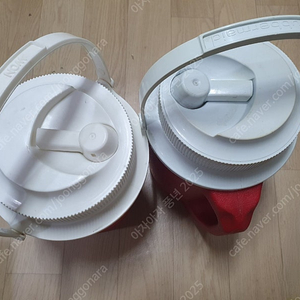 야외 레저활동 피크닉 차량 캠핑 낚시 차박 등산 일 워터저그 아이스쿨러 아이스박스 물통 생수통 식수통 1.8리터 핸들존재 빨간색 2개 국산 미국