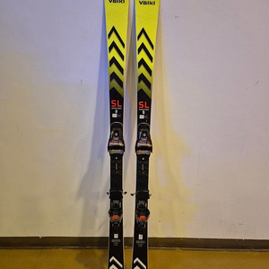 2324 뵐클 월드컵 회전 스키 165cm 팝니다.