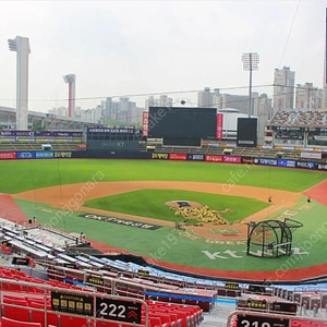 5/11(일) 더블헤더 1차전 롯데 vs KT 중앙지정석 318구역 2연석 양도합니다.