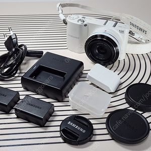 삼성전자 NX1000 + 30mm F2 화이트 미러리스 디지털카메라 렌즈 디카