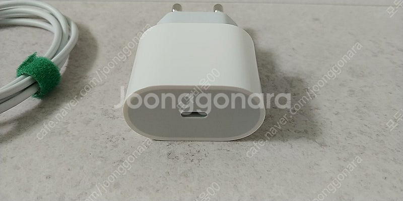 애플 정품 20W 충전기 + C to C 케이블 판매합...--1