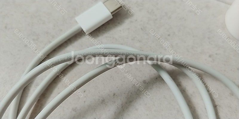 애플 정품 20W 충전기 + C to C 케이블 판매합...--3