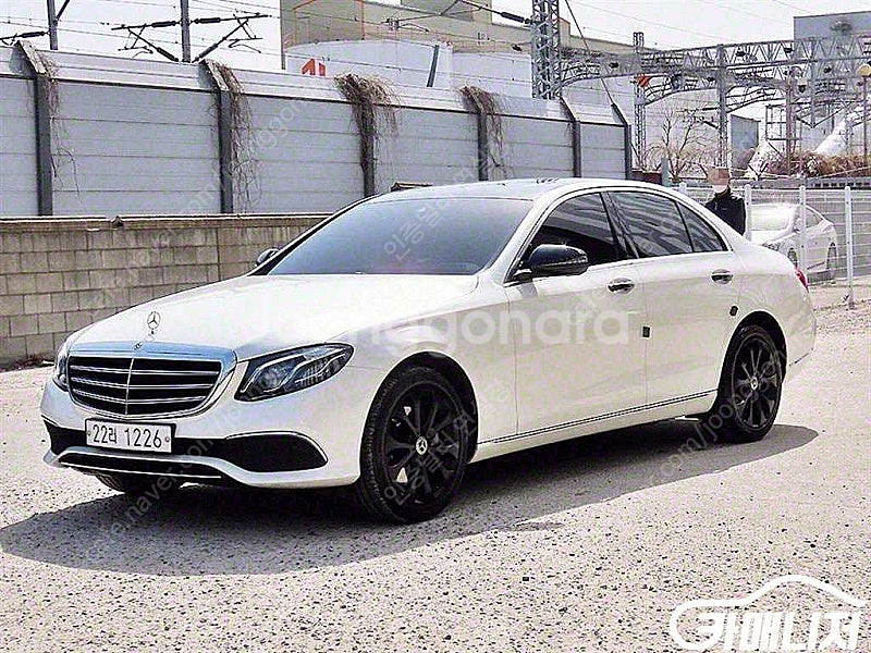 [벤츠]E-클래스 W213 E220d 익스클루시브 ★중...--2