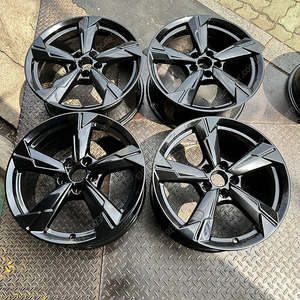 18인치 아우디 C8 A6 유광블랙 정품휠 1대분 PCD112 8.0J +39