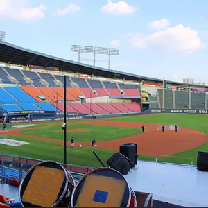 18 일 LG VS KT 1루 오렌지석 메인207블럭5~6열통로2~4연석 LG 트윈스 KT 위즈 오렌지 오렌지석 1루오렌지 응원석 응원단석