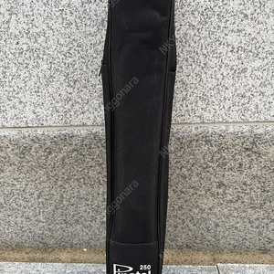 토탈 피나텔 휴대용 이젤 팝니다.