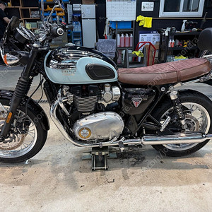 트라이엄프 본네빌 T120