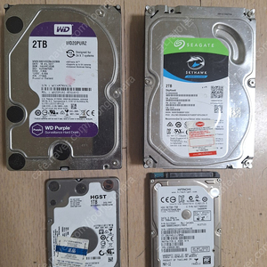 주의 뜬 HDD 4개 판매합니다.