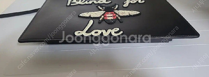 (정품)구찌 꿀벌 자수 스트랩 클러치 구찌가방 클러치백 샤넬루이비통프라다--5