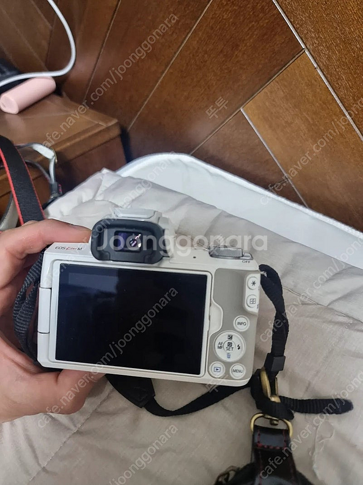 캐논 EOS Kiss M (m50) 화이트 카메라 판매...--1