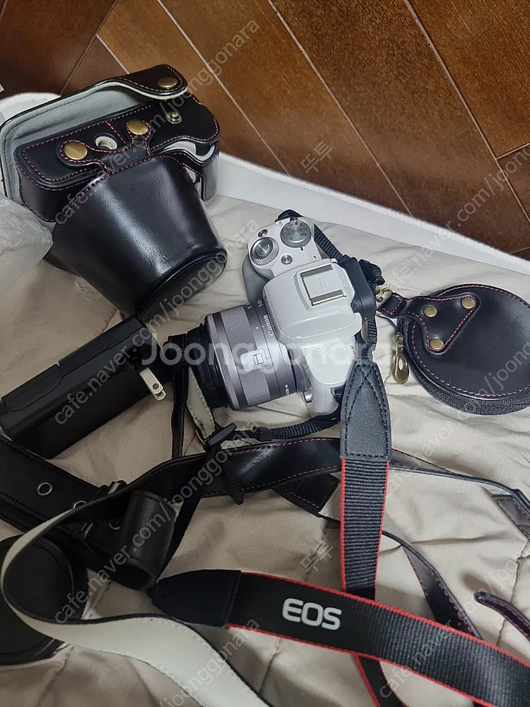 캐논 EOS Kiss M (m50) 화이트 카메라 판매...--2