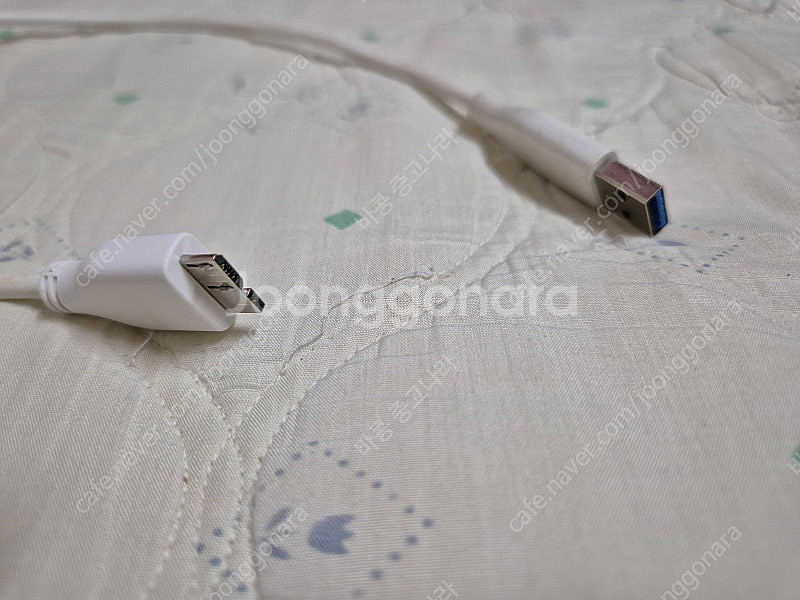 WD 외장하드 2TB / 흰색(화이트)--5