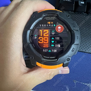 가민 인스팅트3 50mm amoled 블랙차콜 팝니다 정품 어렌지밴드 추가 garmin instinct 3 50mm amoled