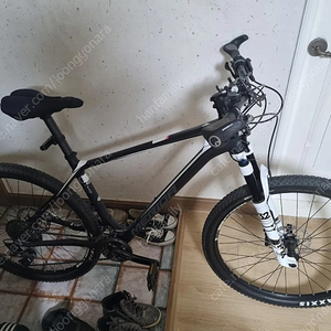 천안 아산 메리다 빅세븐 풀xt 카본 mtb 자전거 팝니다.