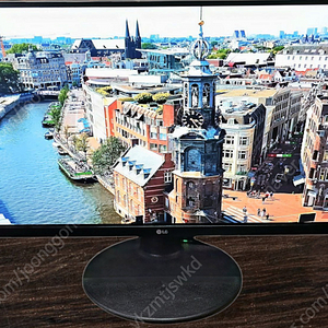 LG 울트라와이드 29인치 21:9비율 LED 모니터 29WP500 팝니다 피벗 지원